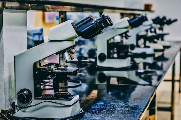 Où trouver des technologies d'optique de pointe en France?