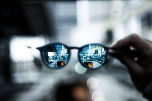 Où découvrir les tendances et les innovations d'optique en France ?