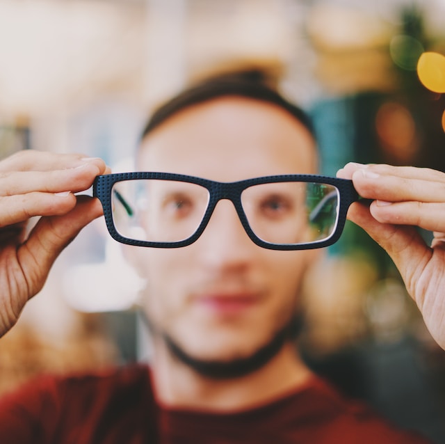 Comment choisir le bon opticien pour vos besoins en santé visuelle